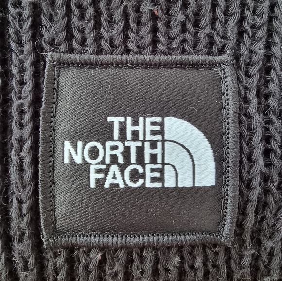 The North Face Logo Box Beanie Hat - Picture 2 of 9